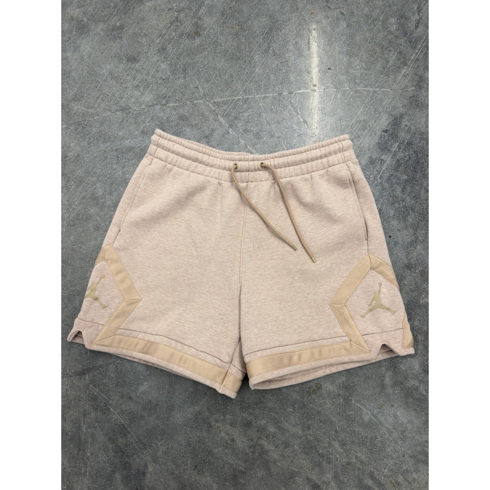 Jordan Women's Medium Flight Fleece Diamond Shorts tan FN5418-244